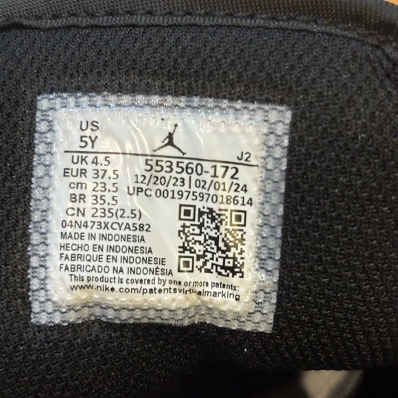 Nike Air Jordan 1 Low White/Metallic Gold-Black Size 5Y - Picture 5 of 6